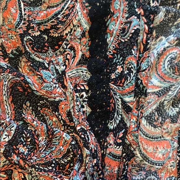 Vanity blouse - Picture 2 of 3